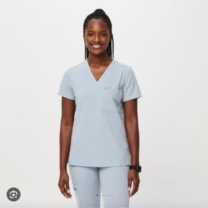 Figs dusty blue catarina scrub top size small